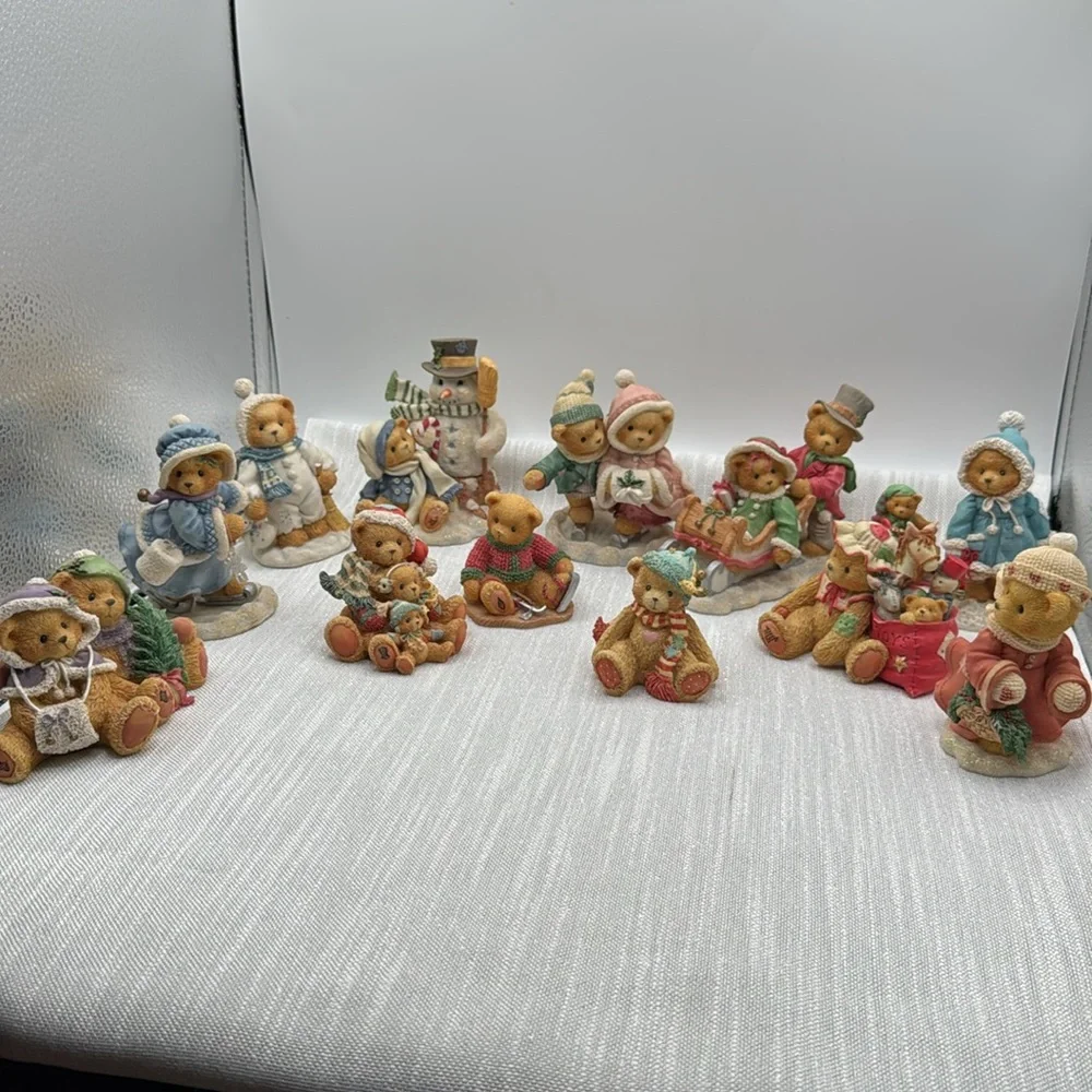 Cherished Teddies Shirley 1999 Limited Edition Release Christmas Figurine Enesco